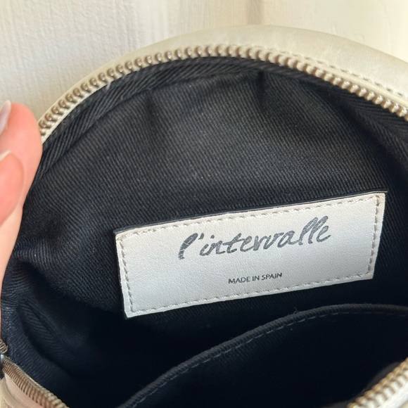 L’INTERVALLE WHITE LEATHER ROUND PURSE - Picture 3 of 7